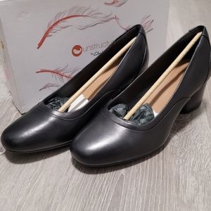 Clarks Unstructured Cosmo Step Black Leather Slip On Pumps Women's 7.5